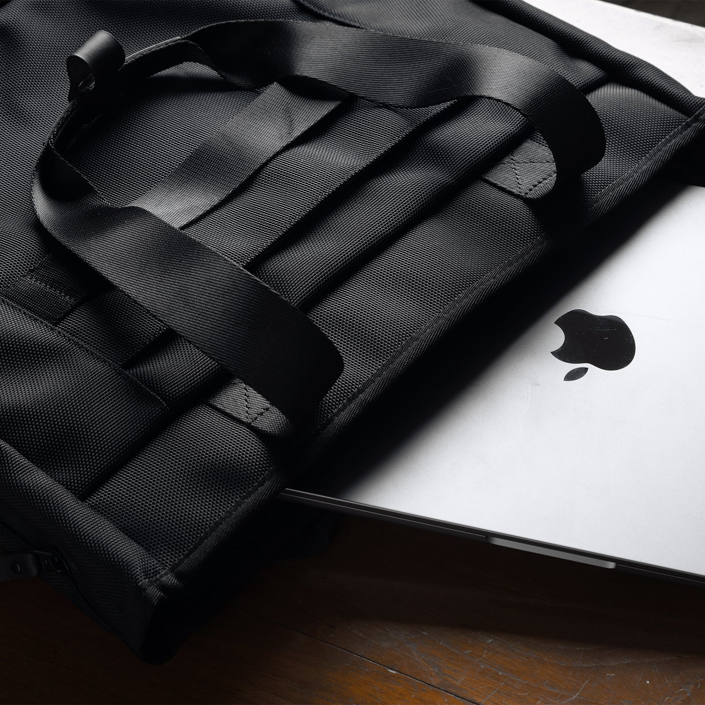 【拡張できる薄型】Tech Tote Pro