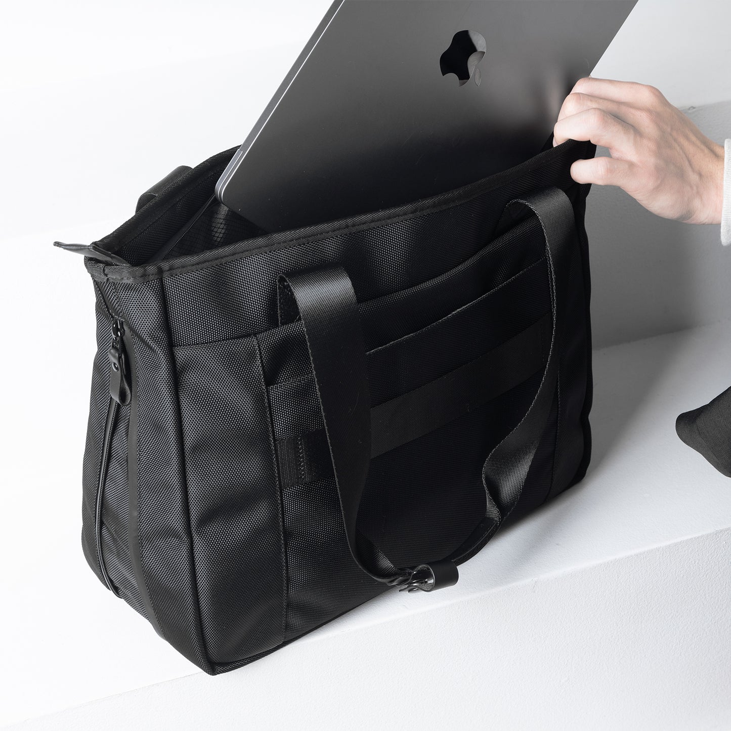 【拡張できる薄型】Tech Tote Pro