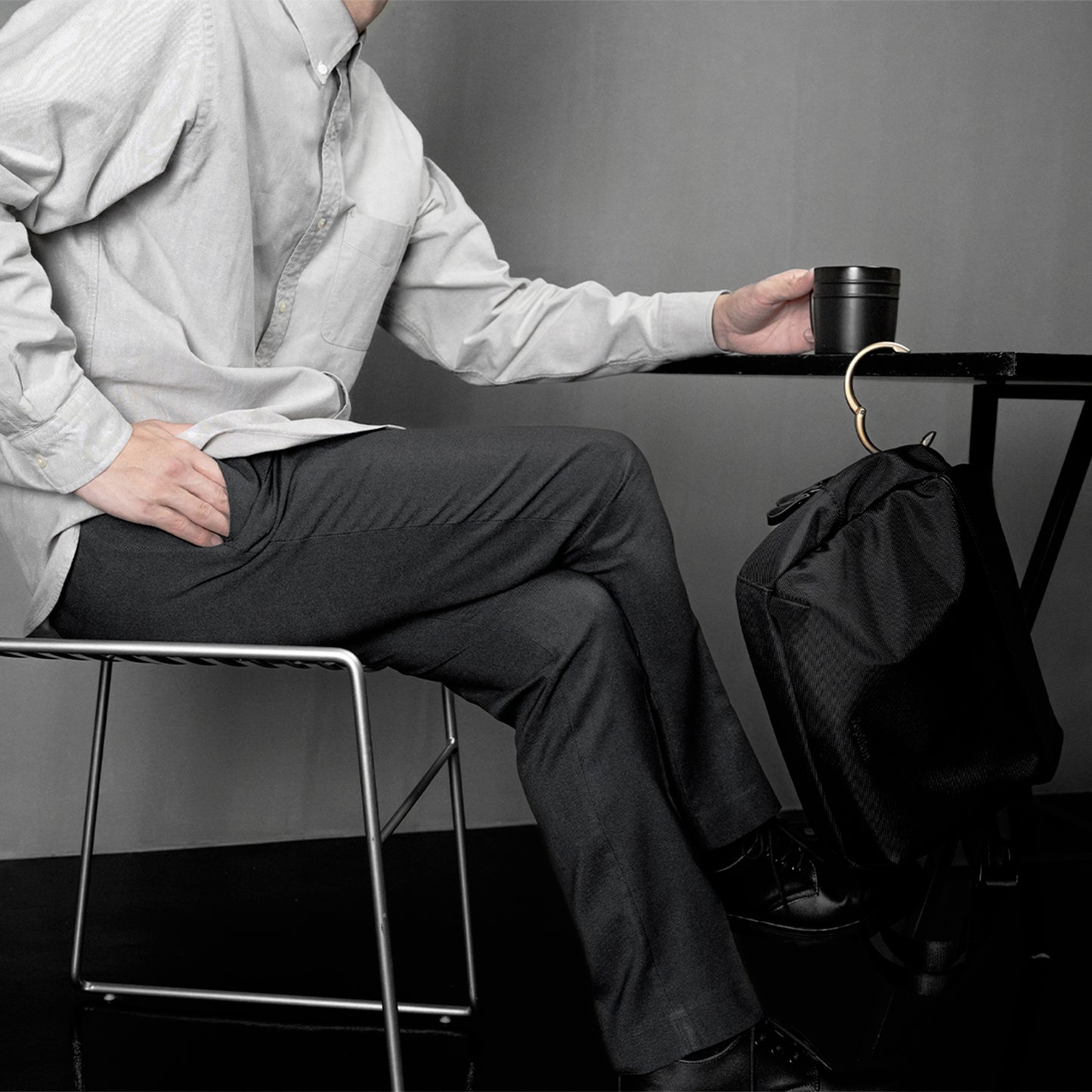 【2秒で荷物が取り出せる】ショルダーバッグ Quick Sling